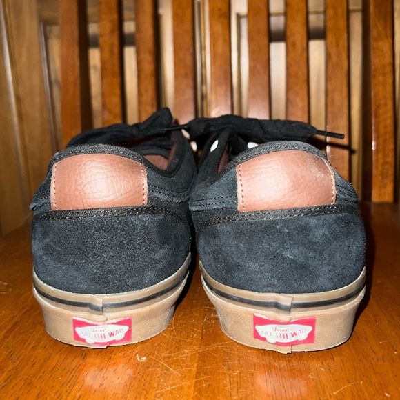 VANS - Picture 4 of 8